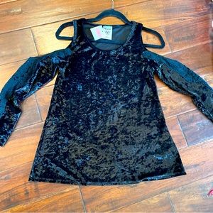 Be Vocal black velvet off shoulder top S
